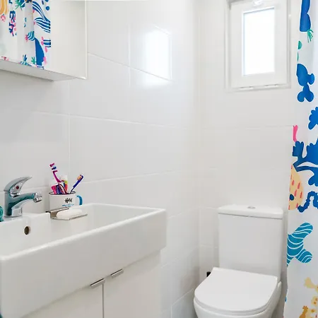 Family House Go To - Parking & Dog Yard بيت للعطل كافارنا