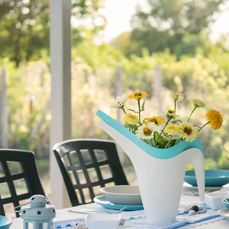 Family House Go To - Parking & Dog Yard بيت للعطل *