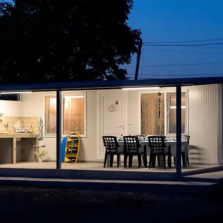 بيت للعطل Family House Go To - Parking & Dog Yard كافارنا